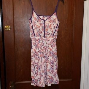 Cute Floral Dress W/ Pockets
